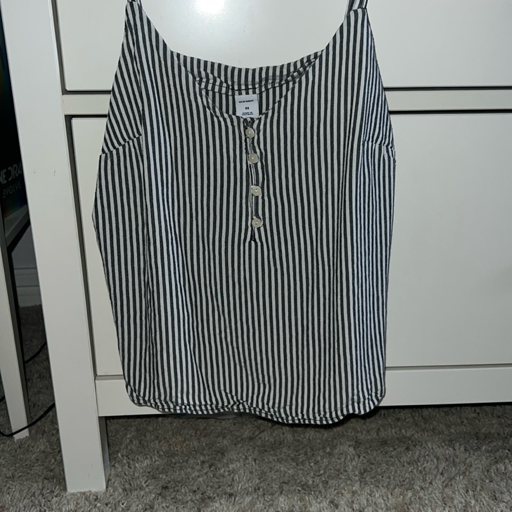 Old Navy top